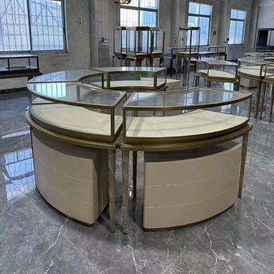 Σύγχρονη προθήκη επίδειξης κοσμήματος συνήθειας γύρω από το αντίθετο τοπ γραφείο